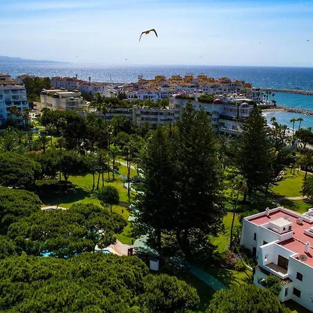 Marbella Banus Suites - Banus - Playa Del Duque - Luxury Beachfront Complex - 2Br - 2Ba - Direct Beach Access - Just 3 Min Walk To Puerto Banus Marina - Outdoor Terrace - 35,000 M2 Tropical Gardens - 3 Pools - 2 Onsite Restaurants - Ideal For Familie *