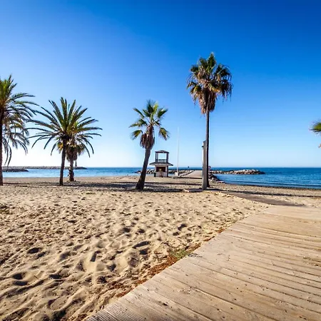 Marbella Banus Suites - Banus - Playa Del Duque - Luxury Beachfront Complex - 2Br - 2Ba - Direct Beach Access - Just 3 Min Walk To Puerto Banus Marina - Outdoor Terrace - 35,000 M2 Tropical Gardens - 3 Pools - 2 Onsite Restaurants - Ideal For Familie *