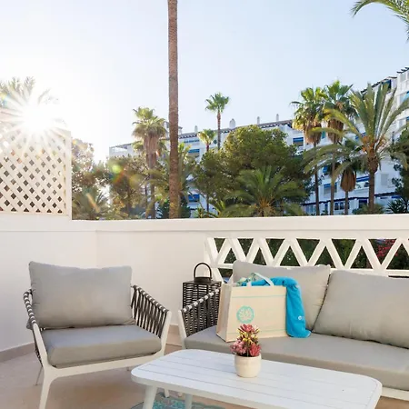 Marbella Banus Suites - Banus - Playa Del Duque - Luxury Beachfront Complex - 2Br - 2Ba - Direct Beach Access - Just 3 Min Walk To Puerto Banus Marina - Outdoor Terrace - 35,000 M2 Tropical Gardens - 3 Pools - 2 Onsite Restaurants - Ideal For Familie Marbella