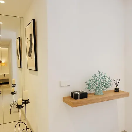 Marbella Banus Suites - Banus - Playa Del Duque - Luxury Beachfront Complex - 2Br - 2Ba - Direct Beach Access - Just 3 Min Walk To Puerto Banus Marina - Outdoor Terrace - 35,000 M2 Tropical Gardens - 3 Pools - 2 Onsite Restaurants - Ideal For Familie Appartement *