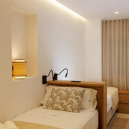 Marbella Banus Suites - Banus - Playa Del Duque - Luxury Beachfront Complex - 2Br - 2Ba - Direct Beach Access - Just 3 Min Walk To Puerto Banus Marina - Outdoor Terrace - 35,000 M2 Tropical Gardens - 3 Pools - 2 Onsite Restaurants - Ideal For Familie * Marbella