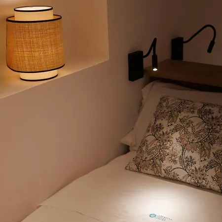 Marbella Banus Suites - Banus - Playa Del Duque - Luxury Beachfront Complex - 2Br - 2Ba - Direct Beach Access - Just 3 Min Walk To Puerto Banus Marina - Outdoor Terrace - 35,000 M2 Tropical Gardens - 3 Pools - 2 Onsite Restaurants - Ideal For Familie * Marbella