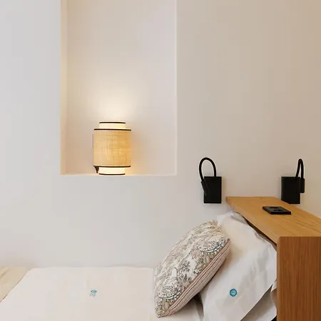 Marbella Banus Suites - Banus - Playa Del Duque - Luxury Beachfront Complex - 2Br - 2Ba - Direct Beach Access - Just 3 Min Walk To Puerto Banus Marina - Outdoor Terrace - 35,000 M2 Tropical Gardens - 3 Pools - 2 Onsite Restaurants - Ideal For Familie