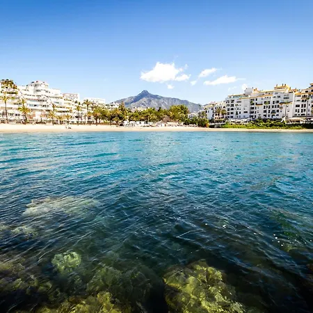 Marbella Banus Suites - Banus - Playa Del Duque - Luxury Beachfront Complex - 2Br - 2Ba - Direct Beach Access - Just 3 Min Walk To Puerto Banus Marina - Outdoor Terrace - 35,000 M2 Tropical Gardens - 3 Pools - 2 Onsite Restaurants - Ideal For Familie * Marbella